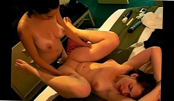 Отымел подружку раком на кухне и в гостинной, порно видео