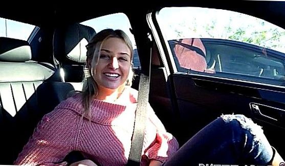 Amateur Beauty Bends Over, порно видео