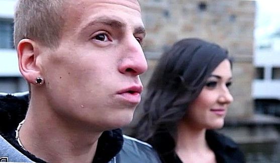 Секретарша, которая с легкостью раздвинет попку перед босом, порно видео