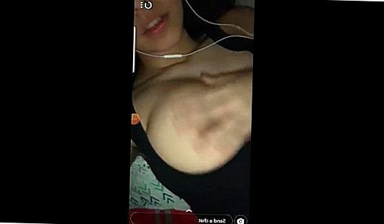 Массаж: И сделала ему минет, попутно снимая себя на телефон, порно видео
