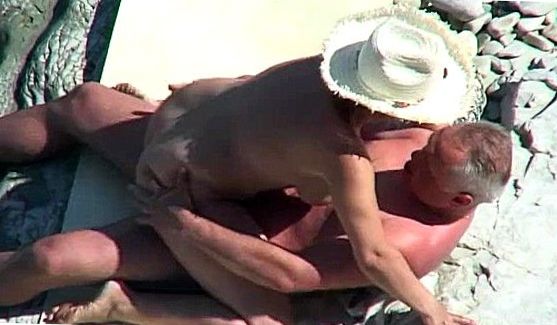 всунул в пизду маме, порно видео