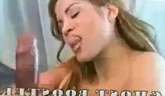 На унитазе, порно видео